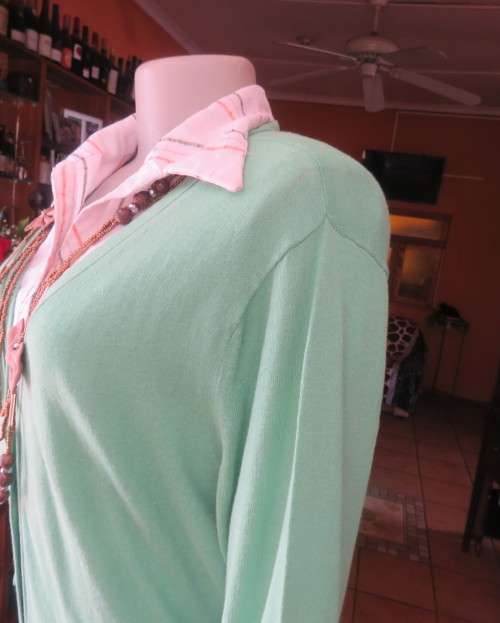 Fabulous light weight 100% cotton long sleeve poison green button down cardigan.Size 38/14..A