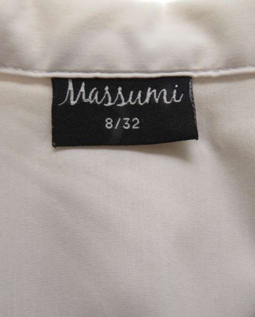 Charming white button down tailored top with tucked seams on front and capped sleeves.Size 34