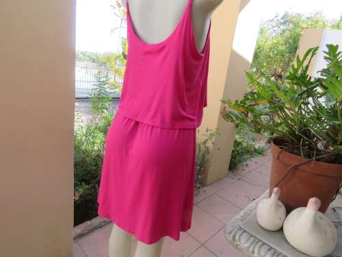 Sexy magenta pink rayon stretch strappy dress size 36/12 by WOOLWORTHS. Top overlay. As new