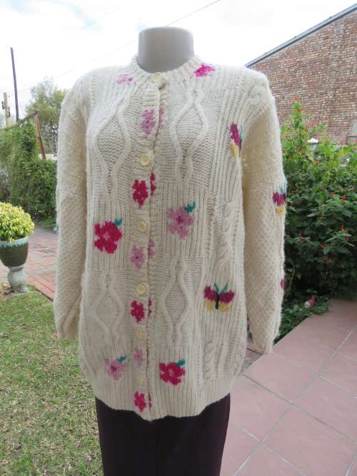 Bulky knit cream DOMBEYA  KNIT button down cardigan with red/pink flowers.Size 46/22.