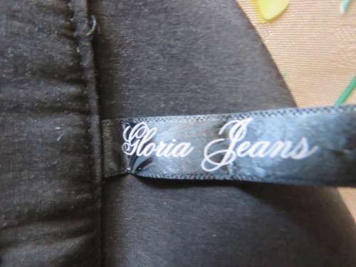 Charming black sleeveless poly/viscose button down top by GLORIA JEANS size 32/8. New cond.