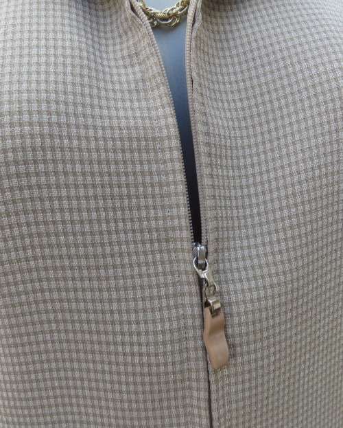 Smart zip up sleeveless waistcoat in wheat/beige check size 36/12.Textured polycotton.New