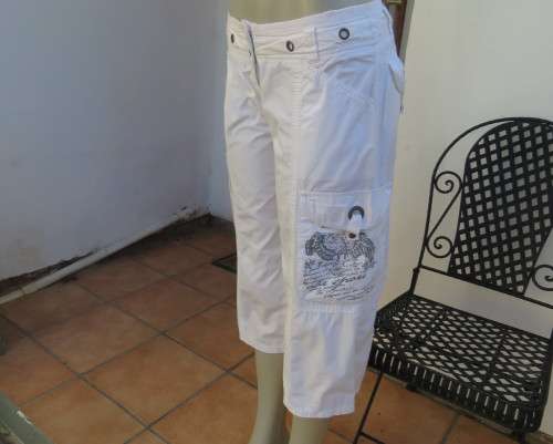 Snow white cropped fashion pants by OBR Jeanswear size 34/10.Pockets galore.Low rise.As new