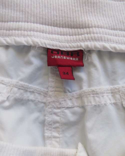 Snow white cropped fashion pants by OBR Jeanswear size 34/10.Pockets galore.Low rise.As new