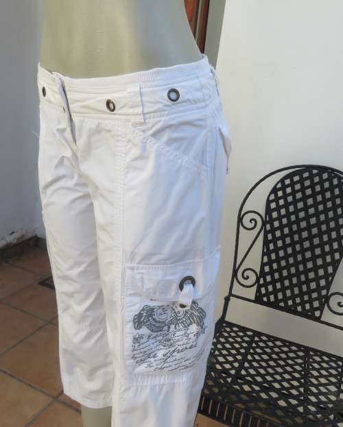 Snow white cropped fashion pants by OBR Jeanswear size 34/10.Pockets galore.Low rise.As new