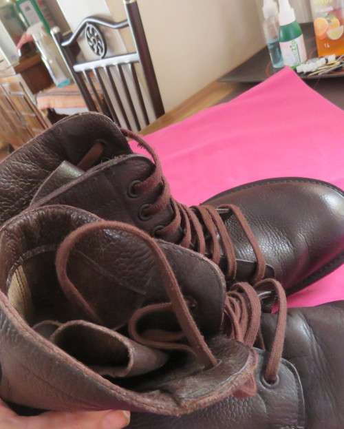 Pair of as new brown genuine leather SADF boots by BAGSHAW 1982 size 5.Army size 235.