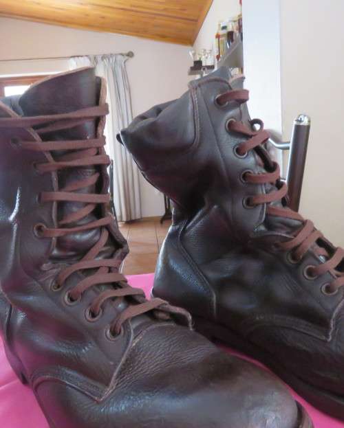 Pair SADF brown genuine leather soft top boots size 8.5 by DWS issued 2012.Army size 270.Good cond.