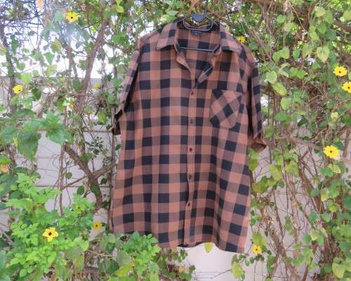 Modern men`s casual brown/black check shirt. One pocket.Size XXL 135cm chest New condition