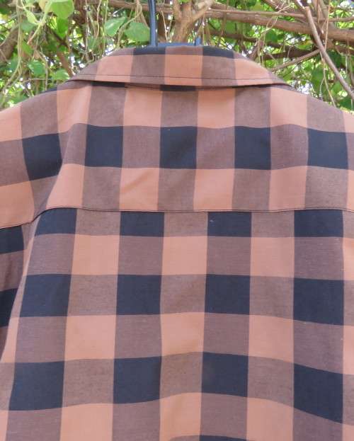 Modern men`s casual brown/black check shirt. One pocket.Size XXL 135cm chest New condition
