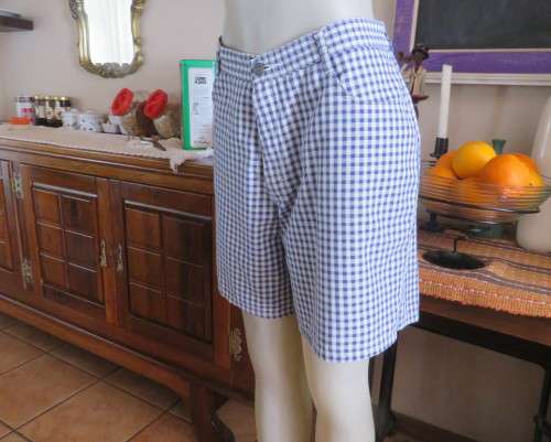 Classic navy/white check 100% cotton shorts by NEWS size 40/16.Yoked back.New condition