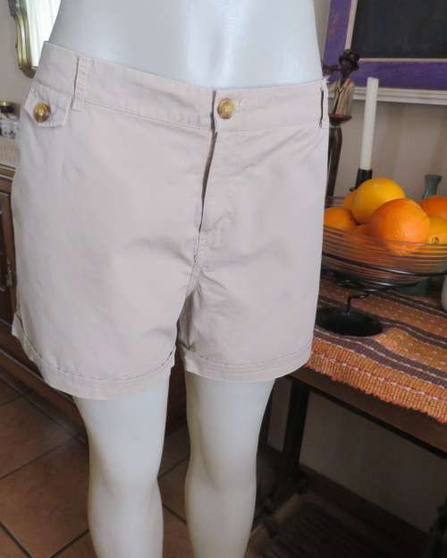 Fawn colour 100% cotton shorts size 40/16 by OR. Pockets sides, dummies back. New condition.