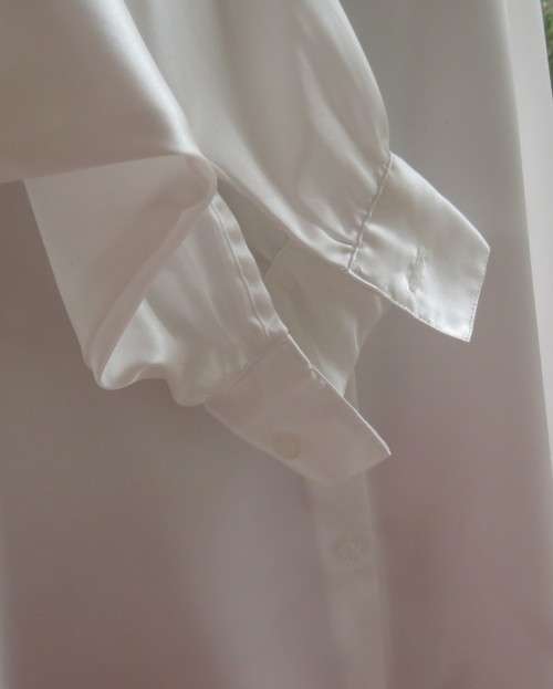 Amazing PAUL VIVALDI soft,silky,shiny long sleeve blouse size 38/14. Shirt collar. New condition.