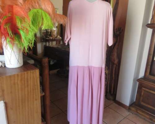 Comfy dropped waist 100% viscose slip over dress in shades of pink.Kimono sleeves.Size 40.Good cond.