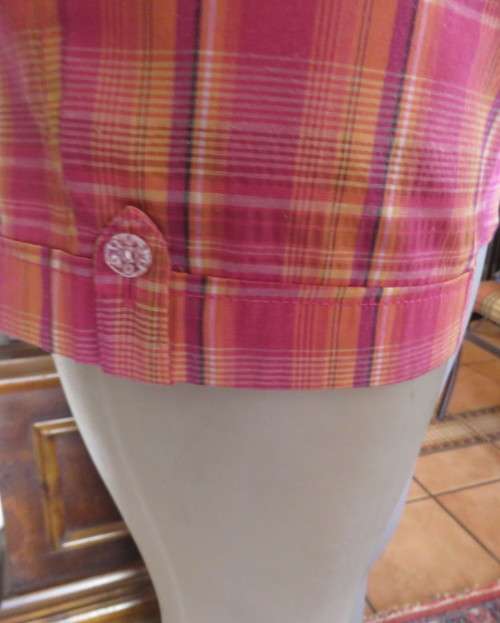 Cool pink/peach check shorts in polycotton with sides pockets.Dummies at back.Size 36/12 by LEGIT.