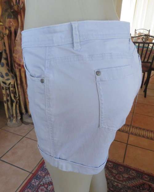 Powder blue firm cotton stretch shorts by EDITION size 36/12.Pockets front and back.Used only twice.
