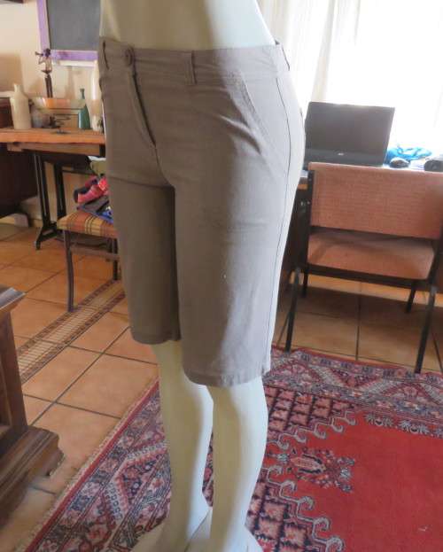 Stone colour linen-cotton blend knee length boardshorts size 32.As new