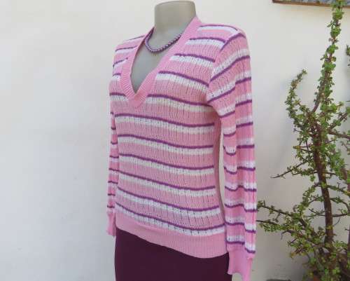 Soft acrylic knit V-neck sweater, size 34, pink/white