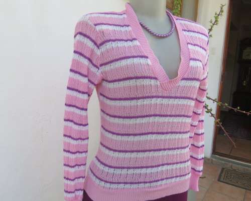 Soft acrylic knit V-neck sweater, size 34, pink/white