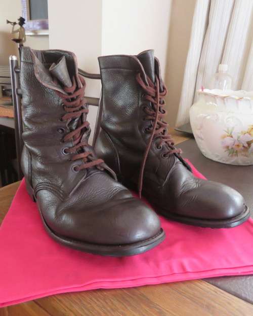 Pair SADF brown genuine leather army boots size 9.5 by DWS issued 2003.Army size 277W.Very good cond