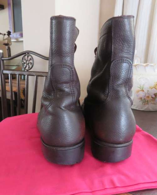 Pair SADF brown genuine leather army boots size 9.5 by DWS issued 2003.Army size 277W.Very good cond