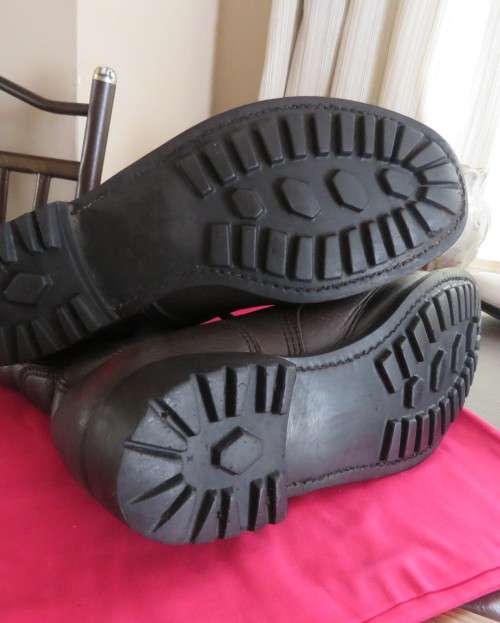 Pair SADF brown genuine leather army boots size 9.5 by DWS issued 2003.Army size 277W.Very good cond