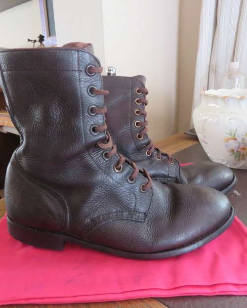 Pair SADF brown genuine leather size 10 army boots by DWS issued 2010.Army size 285M.Very good cond.