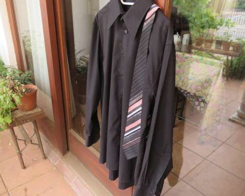 Brand new black polycotton long sleeve Men`s smart shirt by CIGNAL size XL.Free matching tie.