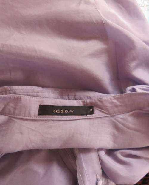 Irresistible periwinkle short sleeve silk/cotton blend top by STUDIO W size 42/18.New condition.