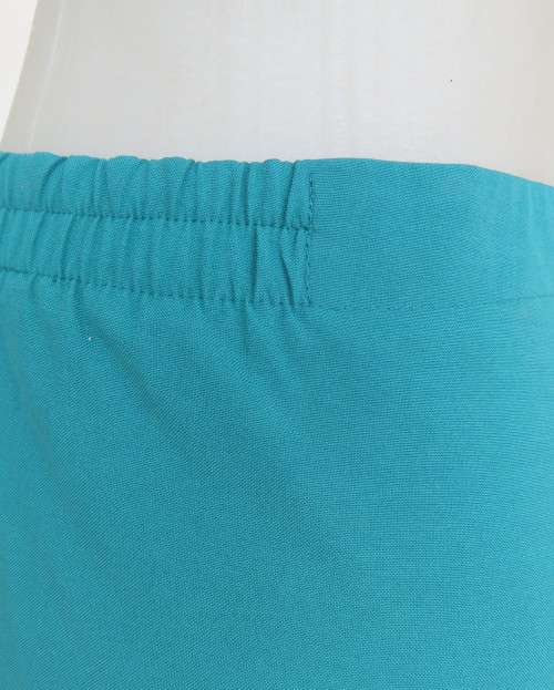 Elegant jade green 2 pc pantsuit by DAYTIMERS size 38/14. Long sleeve lined 3 button jacket.New cond