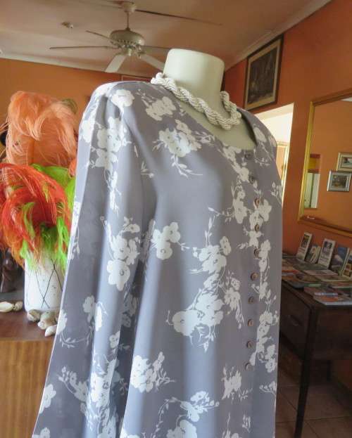 Fabulous silvergrey long sleeve top with pale grey floral pattern 42/18 by WOOLWORTHS.Collarless