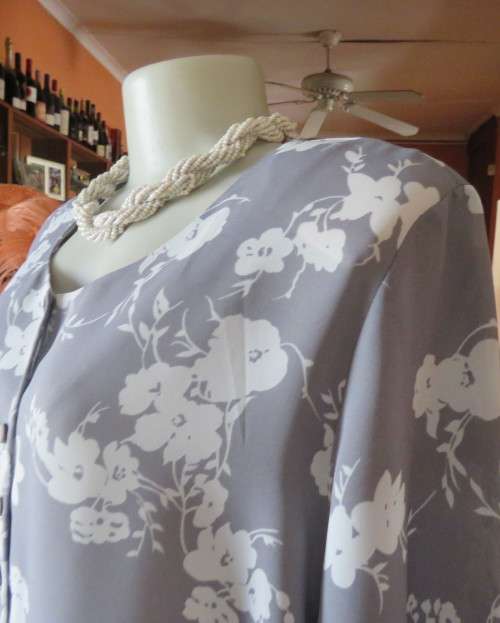 Fabulous silvergrey long sleeve top with pale grey floral pattern 42/18 by WOOLWORTHS.Collarless