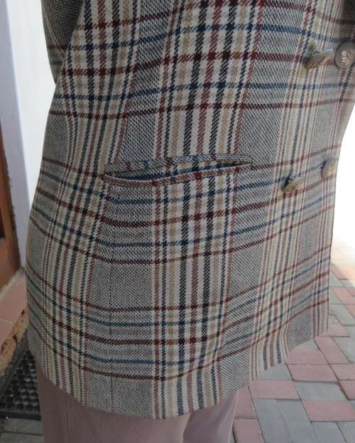 High quality RACHEL check fully lined double breast jacket cream/browns. 25% wool.Size 36/12.As new