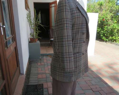 High quality RACHEL check fully lined double breast jacket cream/browns. 25% wool.Size 36/12.As new