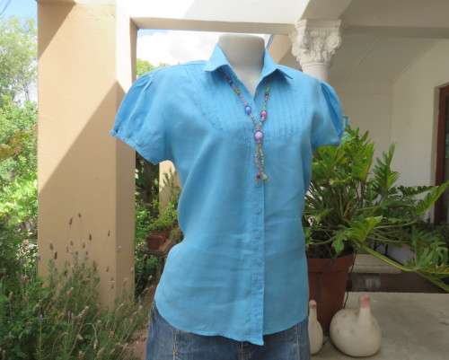 KELSO linen top with button down V front with collar in sky blue size 36/12.Tucked bib on front.