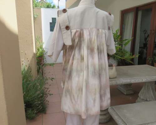Boutique made 2 pc slip over dolman sleeve top and long open sleeveless pleated jacket by JOLINE 36+