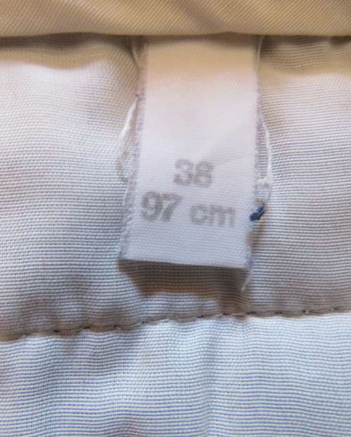 Handsomely tailored Men`s trousers by PRINGLE of SCOTLAND size 38 in navy check.Very good cond.