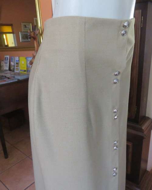 High waisted pickle green bandless button down skirt in heavy polycotton.Low calf length Size 40/16.