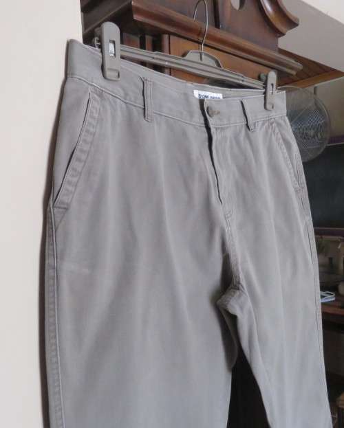 STONE HARBOUR taupe colour 100% cotton Men`s pants size 36/92.Side/back pockets. Very good cond.