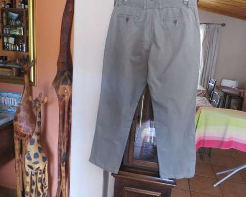 STONE HARBOUR taupe colour 100% cotton Men`s pants size 36/92.Side/back pockets. Very good cond.