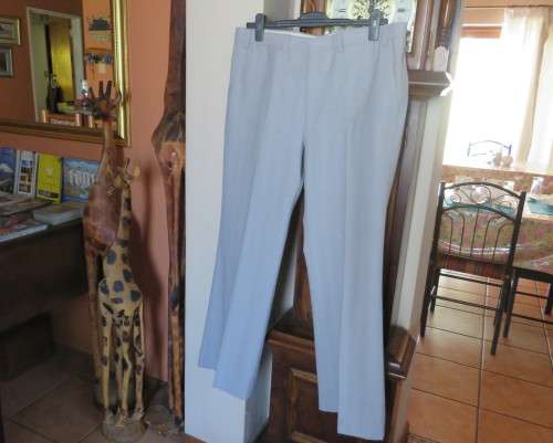 Handsome 2 pc.Men`s light grey striped suit in polyester/new wool blend by MOOD.Jacket 42R.Pants 38