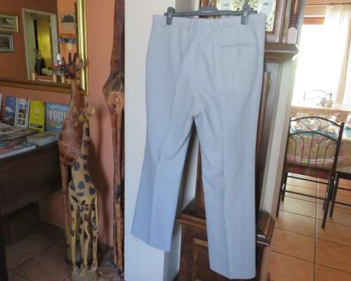 Handsome 2 pc.Men`s light grey striped suit in polyester/new wool blend by MOOD.Jacket 42R.Pants 38
