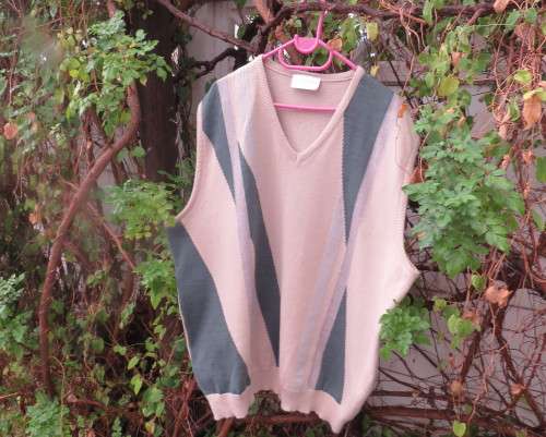 Men`s sleeveless V neck acrylic knit pullover in beige with jade/grey lines.Size XXL by LE MANS.
