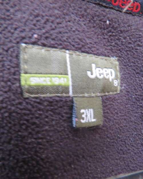 JEEP black/red unisex brushed polyester waistcoat.Zip-up front & pockets.Size 3XL.High collar.As new
