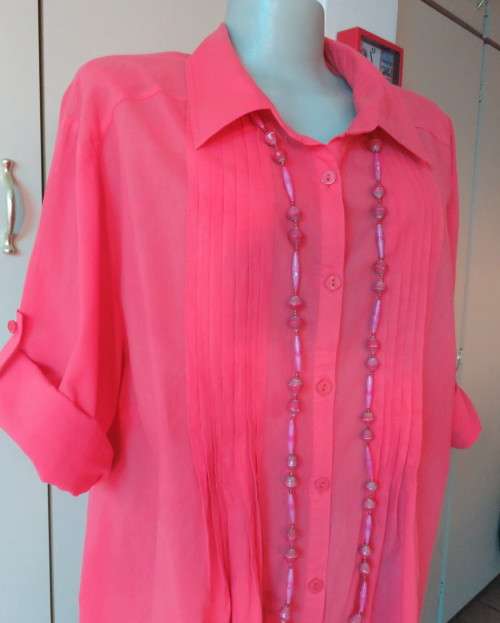 Fabulous crimson button down top/shirt collar with tucked front.By DONATELLA size 48/24.As new