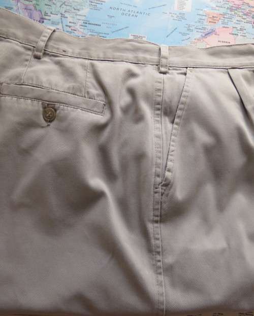 Men`s wheat colour 100% cotton shorts by OAKRIDGE size 42. Pleats on front.Pockets Back/sides.