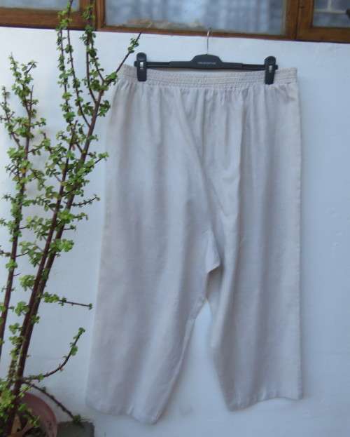 Natural colour linen/cotton pants size 42 to 44 by TRUWORTS.Elasticated waist.Inner leg 58cm.As new.