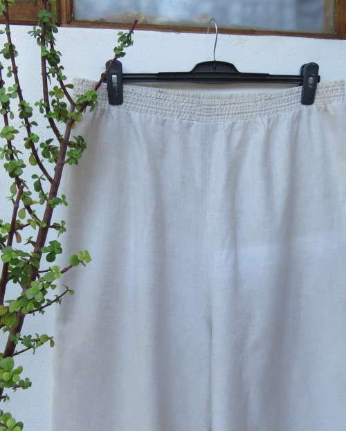 Natural colour linen/cotton pants size 42 to 44 by TRUWORTS.Elasticated waist.Inner leg 58cm.As new.