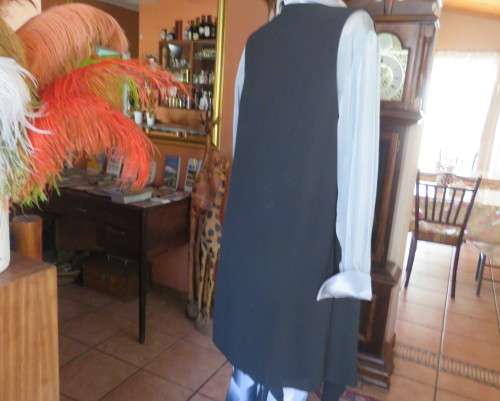 Magnificent black waterfall style sleeveless gilet 40/16.Absolute as new,Stretch poly.Calf length