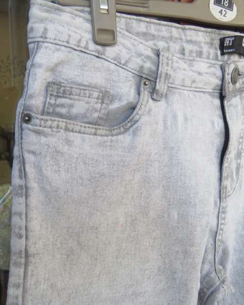 Men`s bleached blue skinny RT jeans size 34 Pockets front and back.Med. rise.Stretch polycotton.