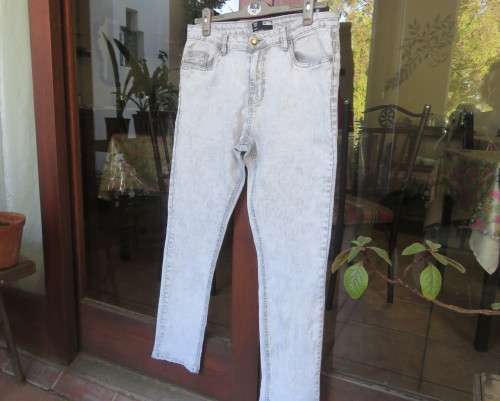 Men`s bleached blue skinny RT jeans size 34 Pockets front and back.Med. rise.Stretch polycotton.